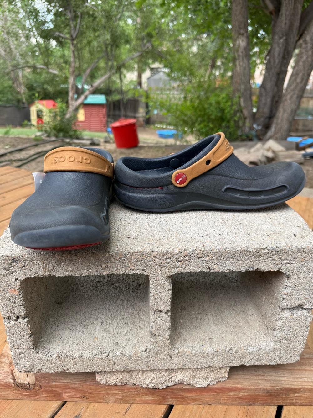Crocs Bistro Black body with a tan strap - Picture 2 of 8